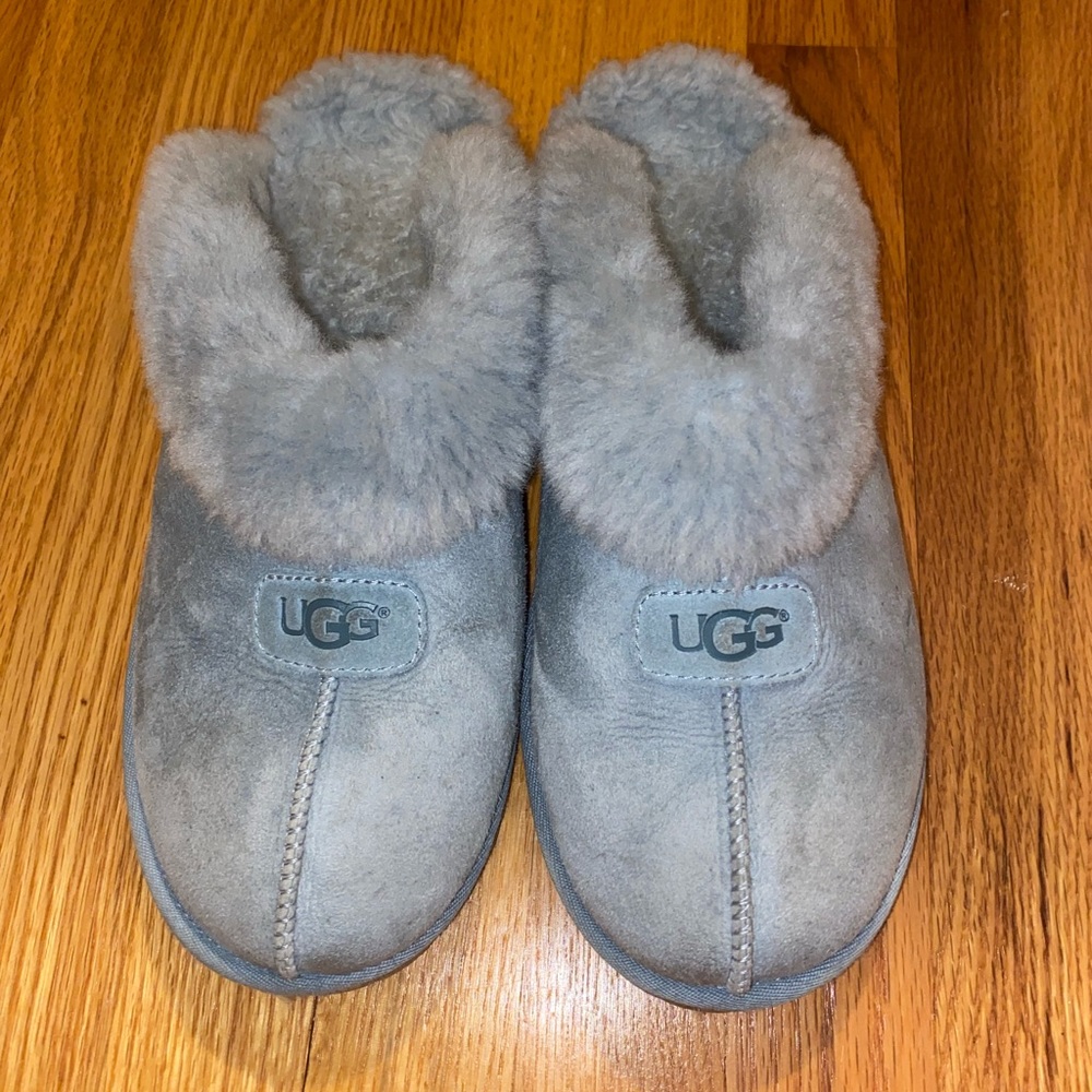 Size 11 Blue UGG slippers